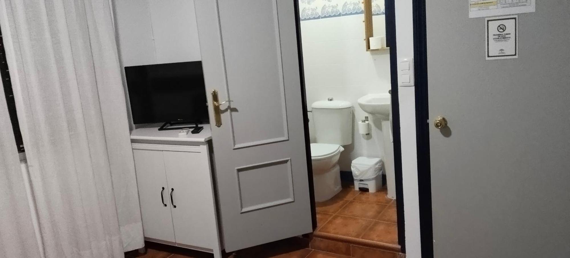 Hostal Puerto De Santa Maria Эль-Пуэрто-де-Санта-Мария Экстерьер фото