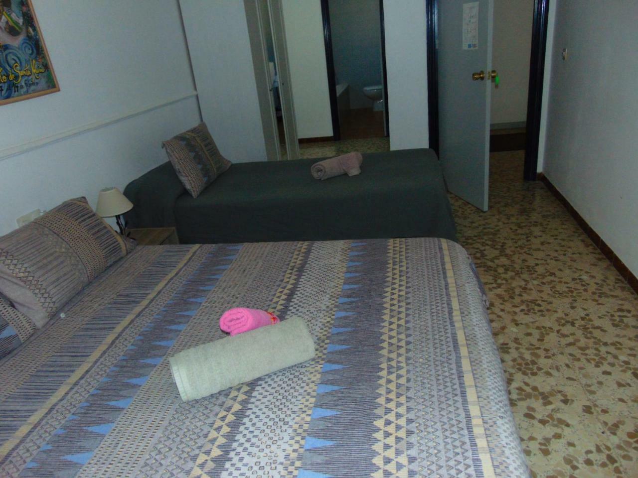 Hostal Puerto De Santa Maria Эль-Пуэрто-де-Санта-Мария Экстерьер фото