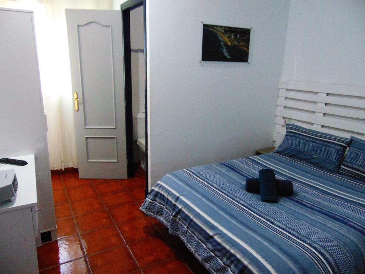Hostal Puerto De Santa Maria Эль-Пуэрто-де-Санта-Мария Экстерьер фото